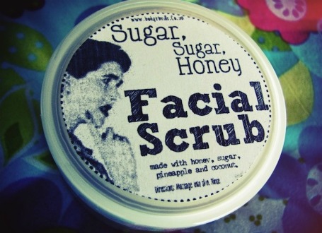 sugar-sugar-honey-facial-scrub_effected